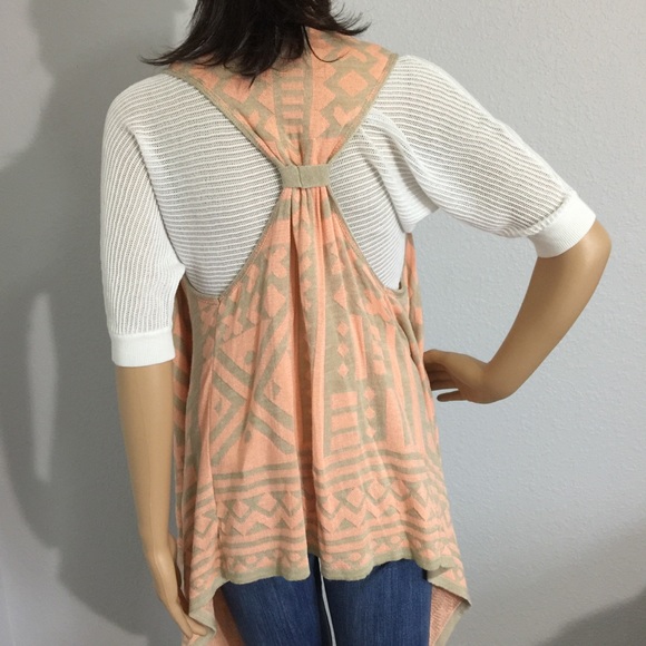 BeBe Sleeveless Cardigan - Picture 4 of 8